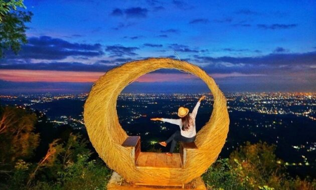 Keindahan Sunset di Puncak Becici Jogja
